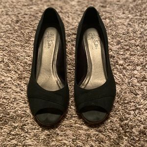 Life Stride Open Toe Wedge